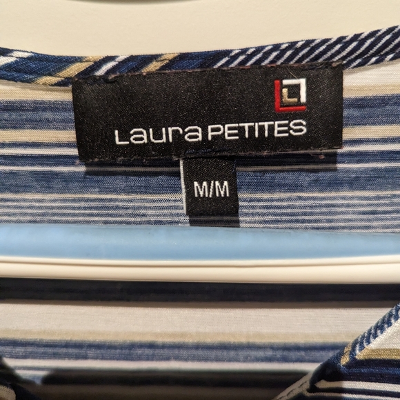 Striped Flowy blouse - Picture 2 of 3